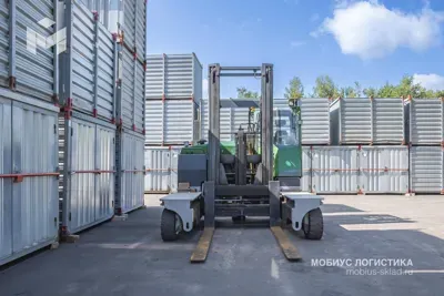 Широкий коридор с контейнерами Мобиус Красногорск — индивидуальные склады для вещей, Москва